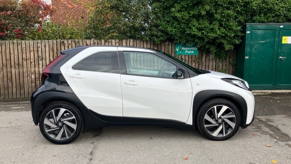 Toyota Aygo X 1.0 VVT-i Edge 5dr Petrol Hatchback - Image 23