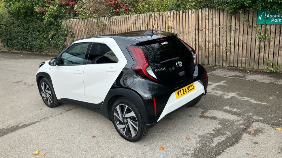 Toyota Aygo X 1.0 VVT-i Edge 5dr Petrol Hatchback - Image 32
