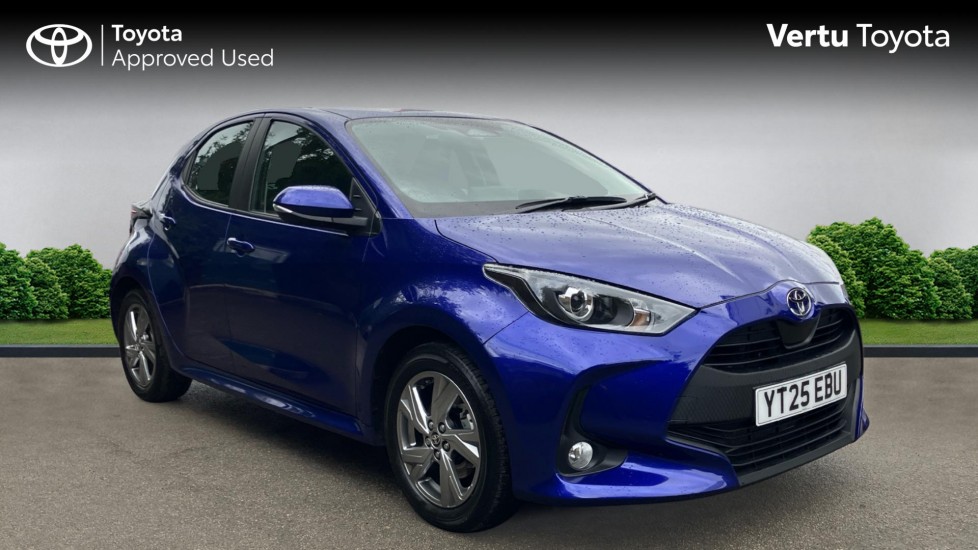 Toyota Yaris 1.5 Hybrid Icon 5dr CVT Hybrid Hatchback - Image 1