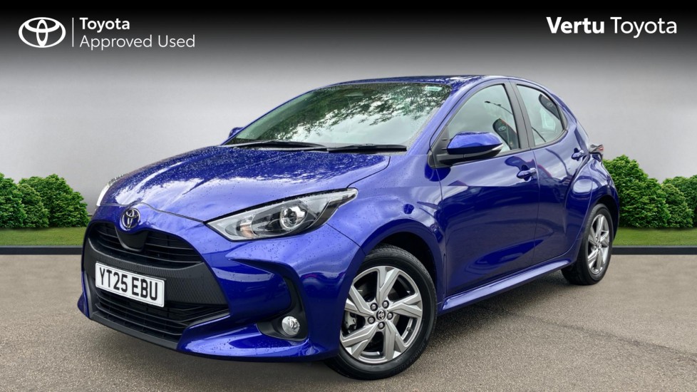 Toyota Yaris 1.5 Hybrid Icon 5dr CVT Hybrid Hatchback - Image 3