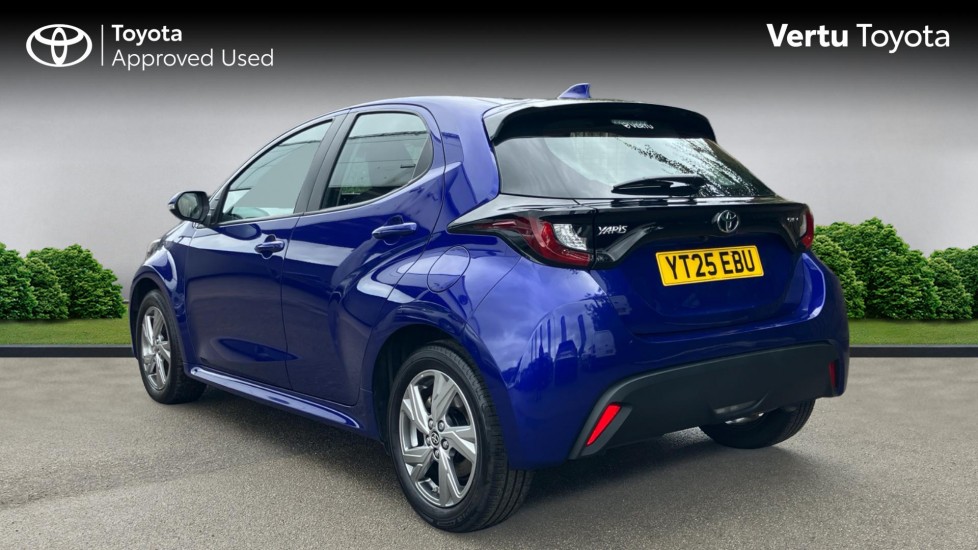 Toyota Yaris 1.5 Hybrid Icon 5dr CVT Hybrid Hatchback - Image 4