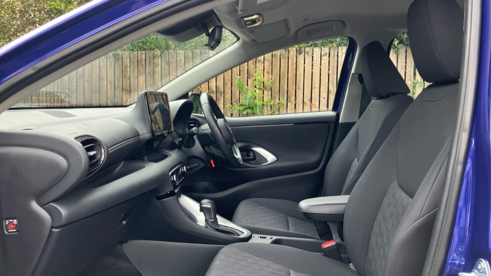 Toyota Yaris 1.5 Hybrid Icon 5dr CVT Hybrid Hatchback - Image 5