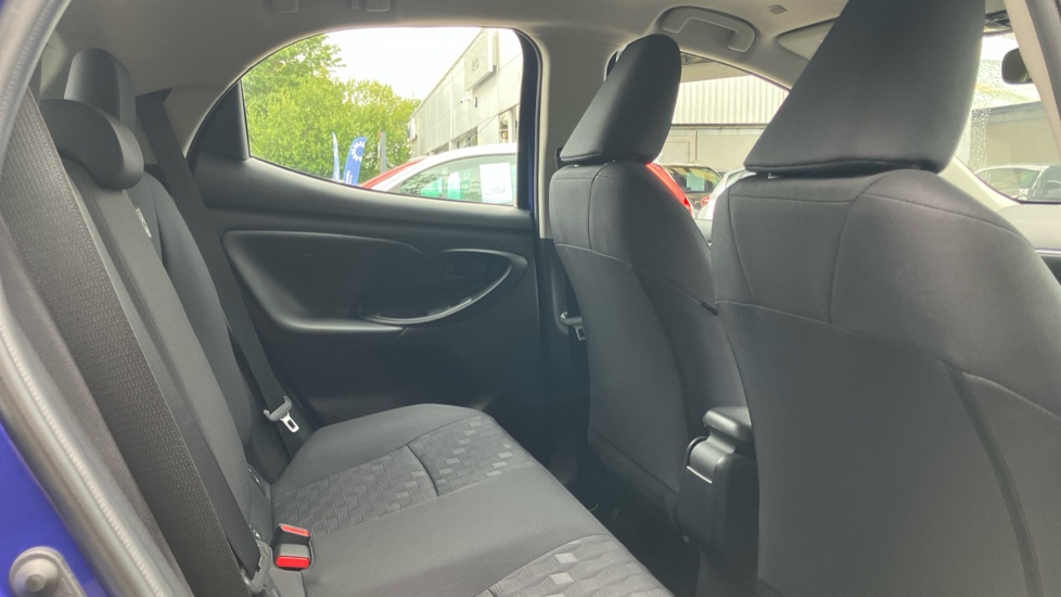 Toyota Yaris 1.5 Hybrid Icon 5dr CVT Hybrid Hatchback - Image 8