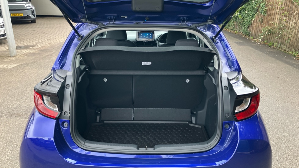 Toyota Yaris 1.5 Hybrid Icon 5dr CVT Hybrid Hatchback - Image 13
