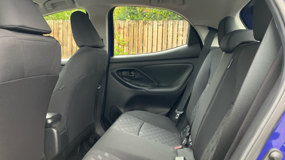 Toyota Yaris 1.5 Hybrid Icon 5dr CVT Hybrid Hatchback - Image 15