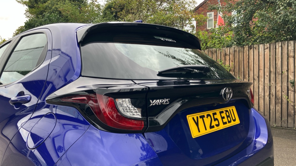 Toyota Yaris 1.5 Hybrid Icon 5dr CVT Hybrid Hatchback - Image 21