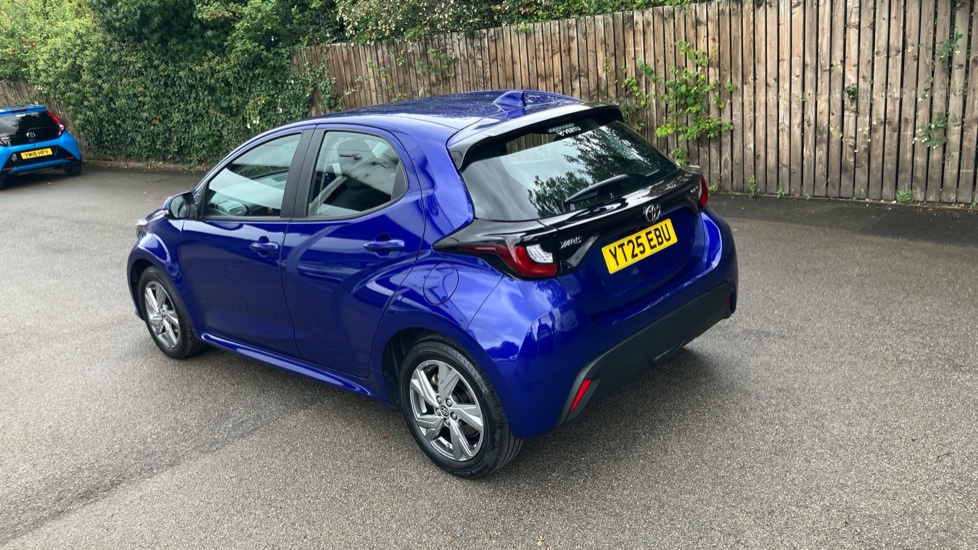 Toyota Yaris 1.5 Hybrid Icon 5dr CVT Hybrid Hatchback - Image 31
