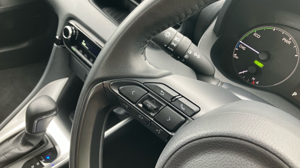 Toyota Yaris 1.5 Hybrid Icon 5dr CVT Hybrid Hatchback - Image 32