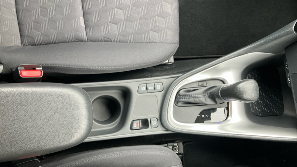 Toyota Yaris 1.5 Hybrid Icon 5dr CVT Hybrid Hatchback - Image 48