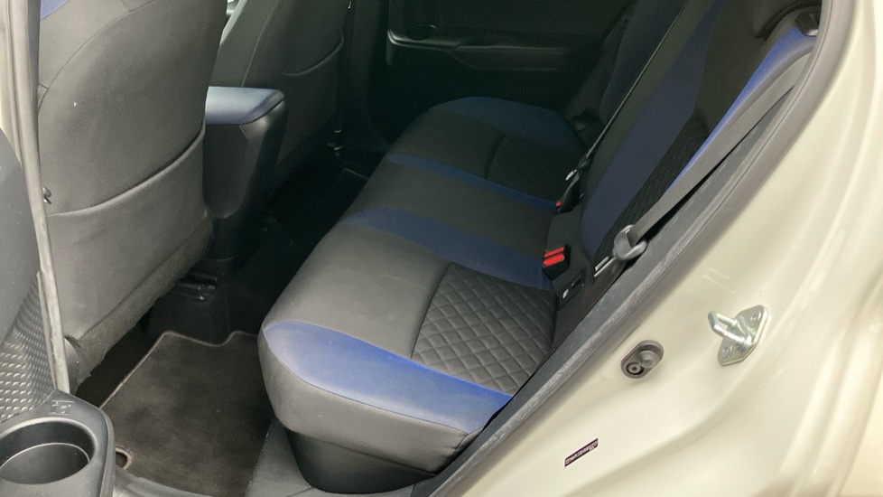 Toyota C-HR 1.8 Hybrid Dynamic 5dr CVT Hybrid Hatchback - Image 14