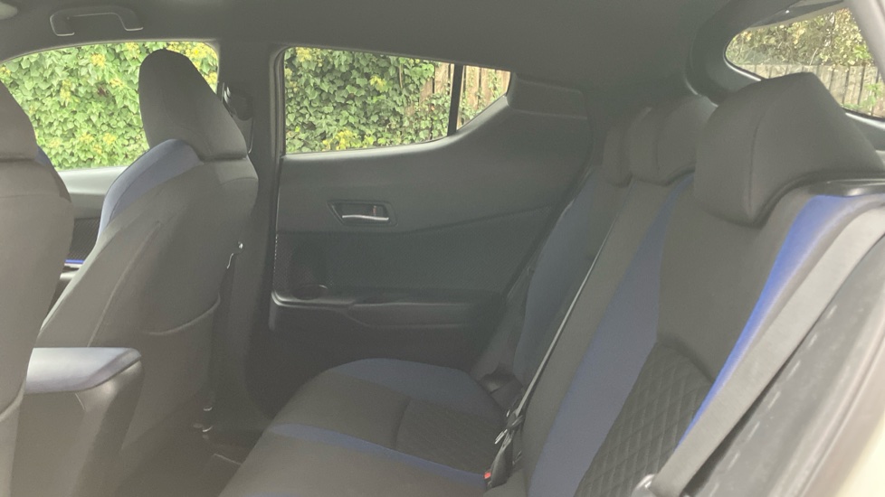 Toyota C-HR 1.8 Hybrid Dynamic 5dr CVT Hybrid Hatchback - Image 15