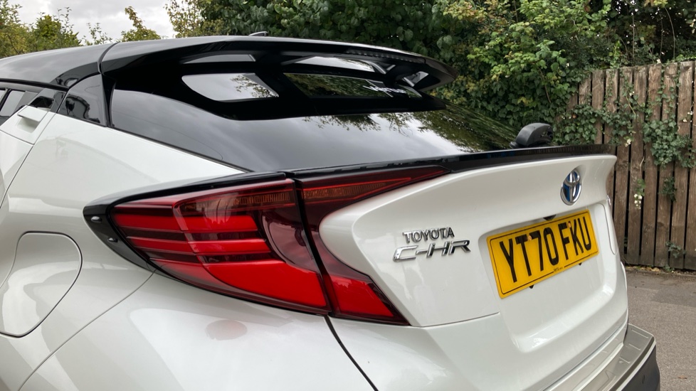 Toyota C-HR 1.8 Hybrid Dynamic 5dr CVT Hybrid Hatchback - Image 21