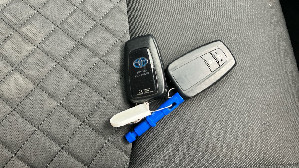 Toyota C-HR 1.8 Hybrid Dynamic 5dr CVT Hybrid Hatchback - Image 28