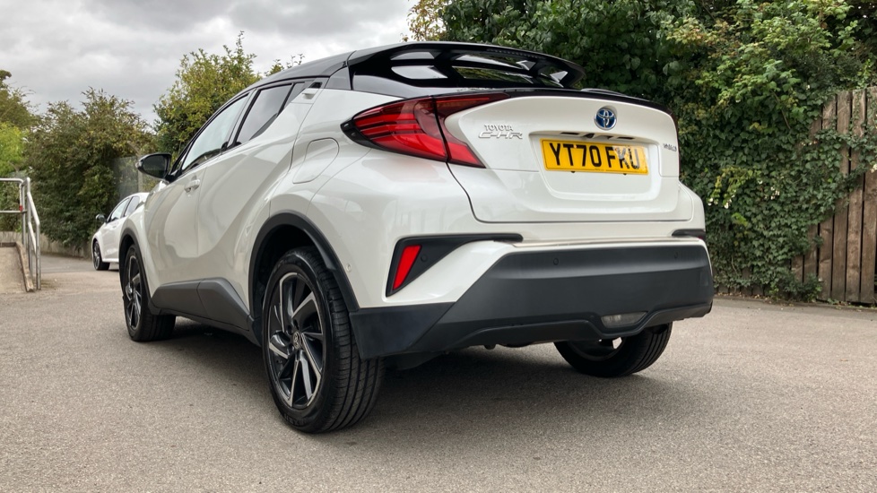 Toyota C-HR 1.8 Hybrid Dynamic 5dr CVT Hybrid Hatchback - Image 32