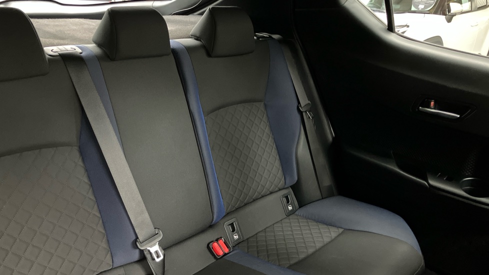 Toyota C-HR 1.8 Hybrid Dynamic 5dr CVT Hybrid Hatchback - Image 37