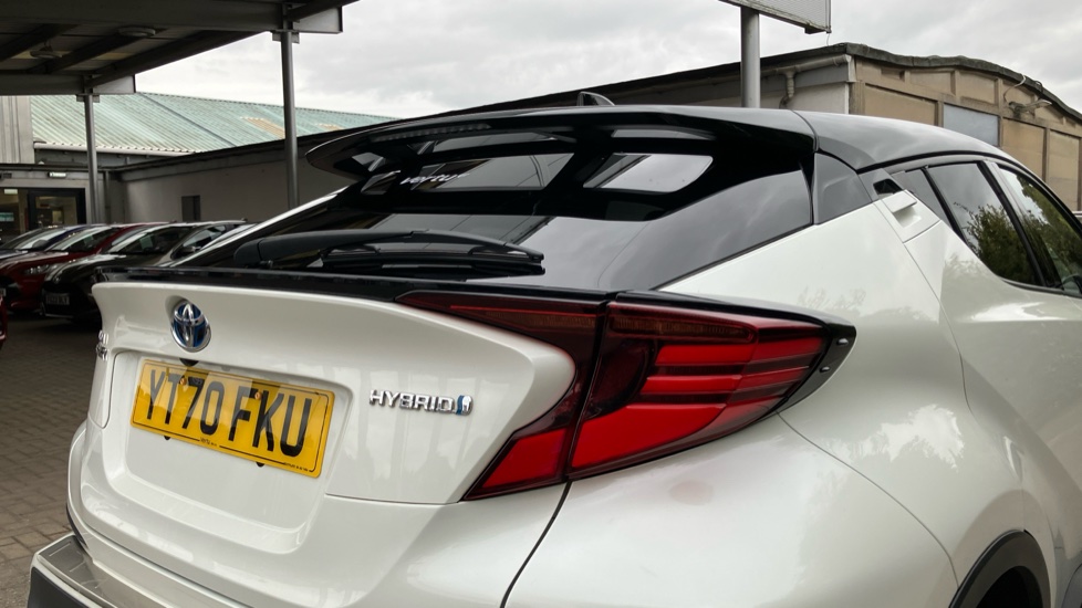 Toyota C-HR 1.8 Hybrid Dynamic 5dr CVT Hybrid Hatchback - Image 38