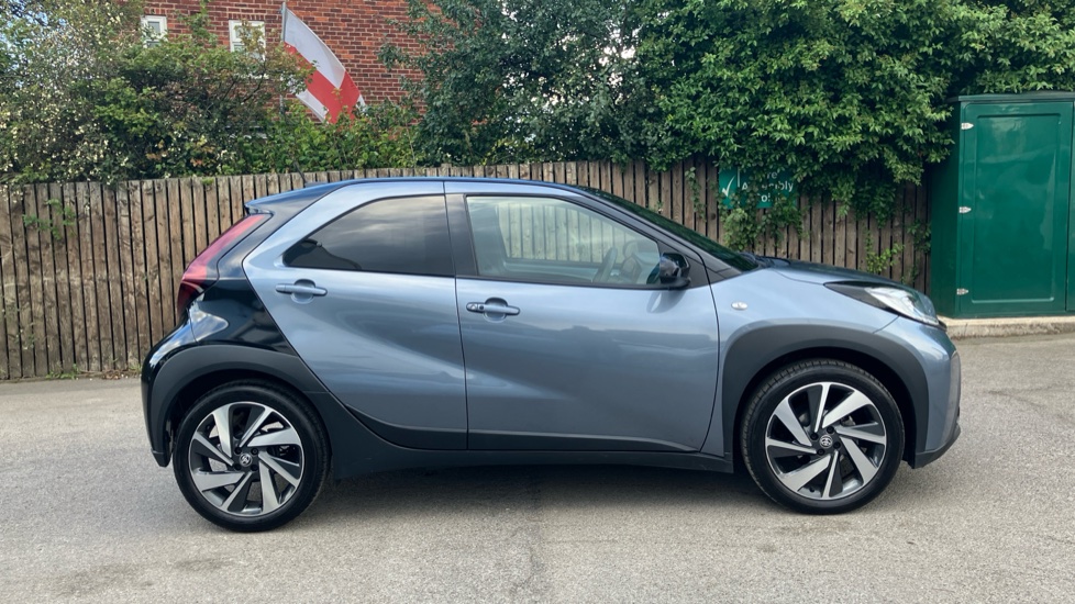 Toyota Aygo X 1.0 VVT-i Exclusive 5dr Auto Petrol Hatchback - Image 23
