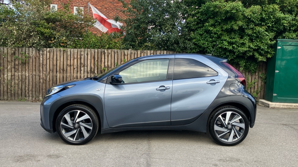 Toyota Aygo X 1.0 VVT-i Exclusive 5dr Auto Petrol Hatchback - Image 24