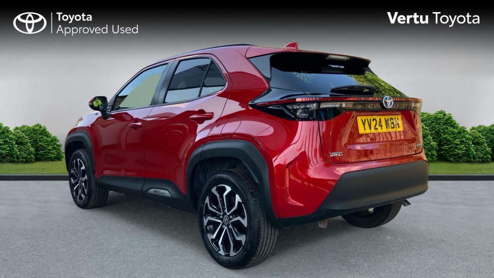 Toyota Yaris Cross 1.5 Hybrid Design 5dr CVT Hybrid Estate - Image 4
