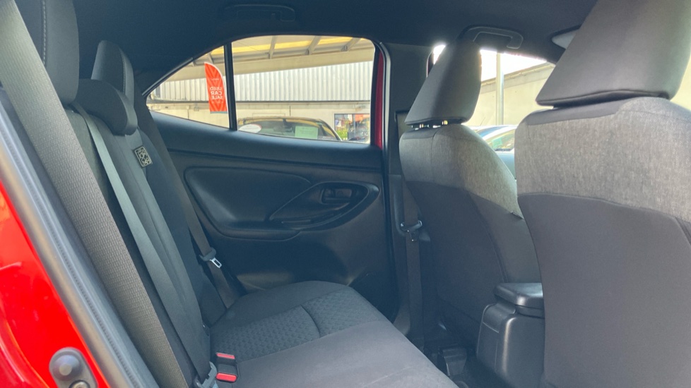 Toyota Yaris Cross 1.5 Hybrid Design 5dr CVT Hybrid Estate - Image 8
