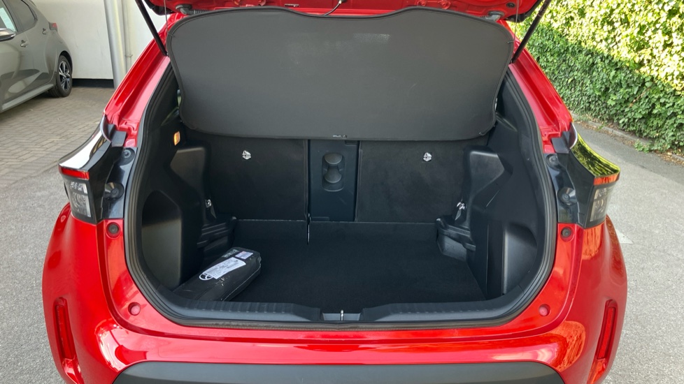 Toyota Yaris Cross 1.5 Hybrid Design 5dr CVT Hybrid Estate - Image 13