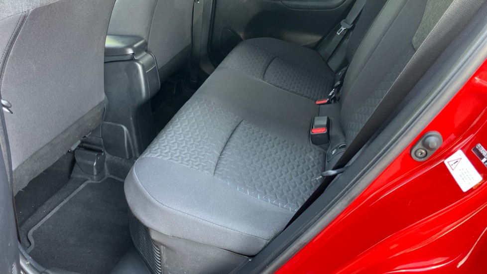 Toyota Yaris Cross 1.5 Hybrid Design 5dr CVT Hybrid Estate - Image 14