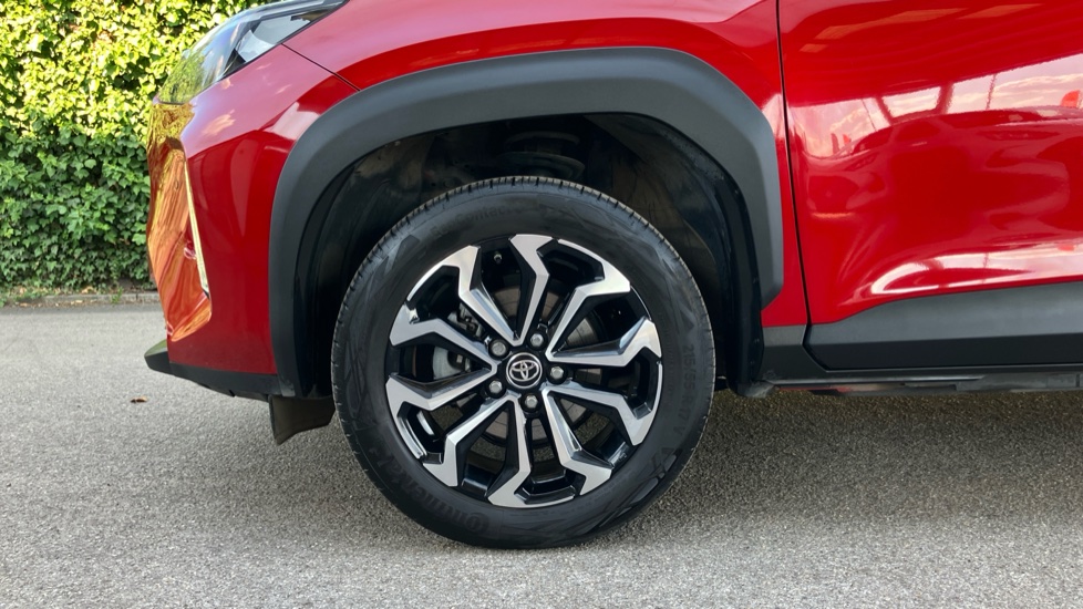 Toyota Yaris Cross 1.5 Hybrid Design 5dr CVT Hybrid Estate - Image 25