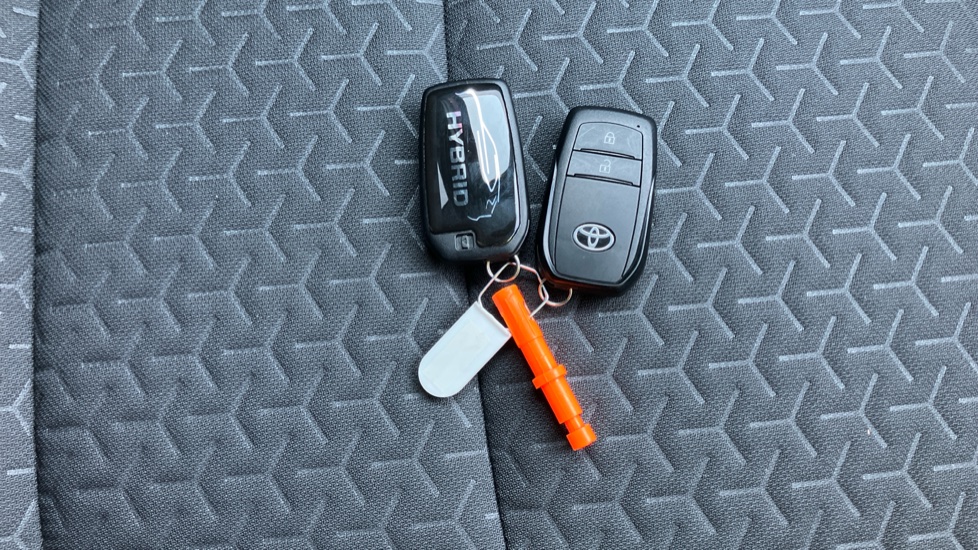 Toyota Yaris Cross 1.5 Hybrid Design 5dr CVT Hybrid Estate - Image 28