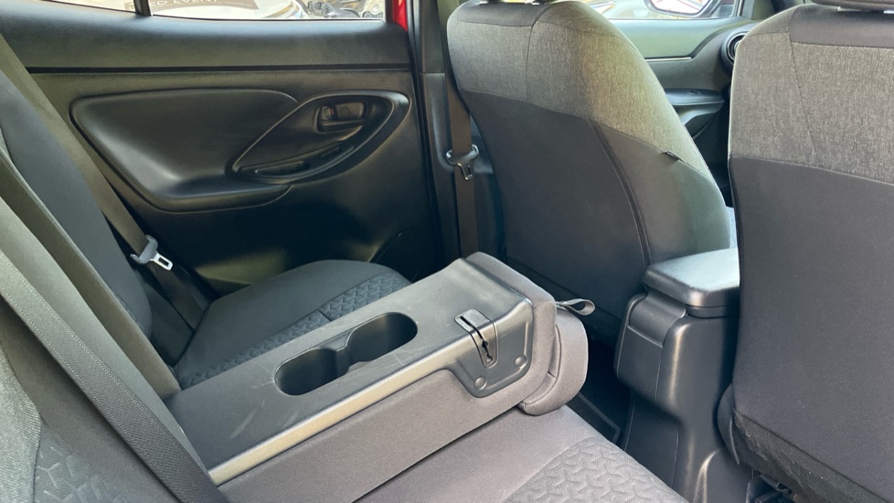 Toyota Yaris Cross 1.5 Hybrid Design 5dr CVT Hybrid Estate - Image 36