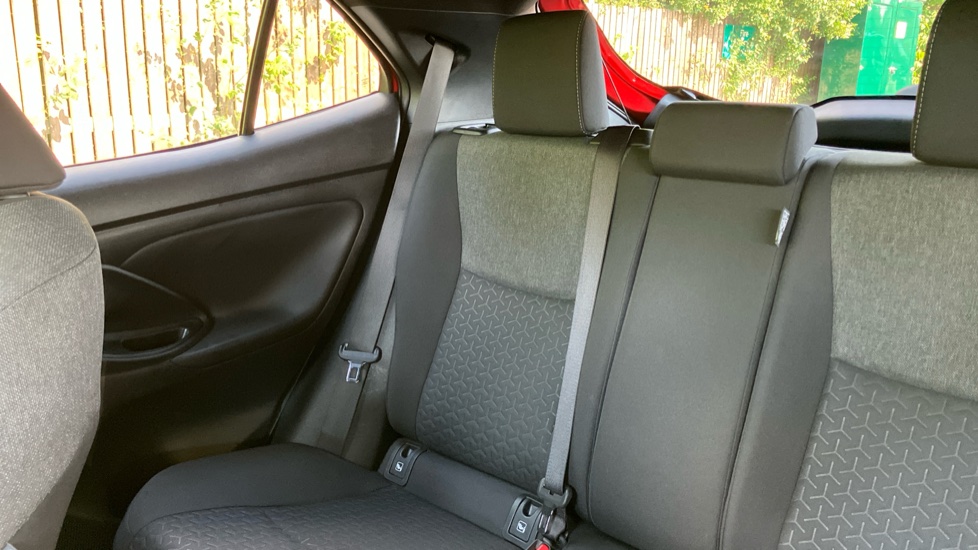 Toyota Yaris Cross 1.5 Hybrid Design 5dr CVT Hybrid Estate - Image 37