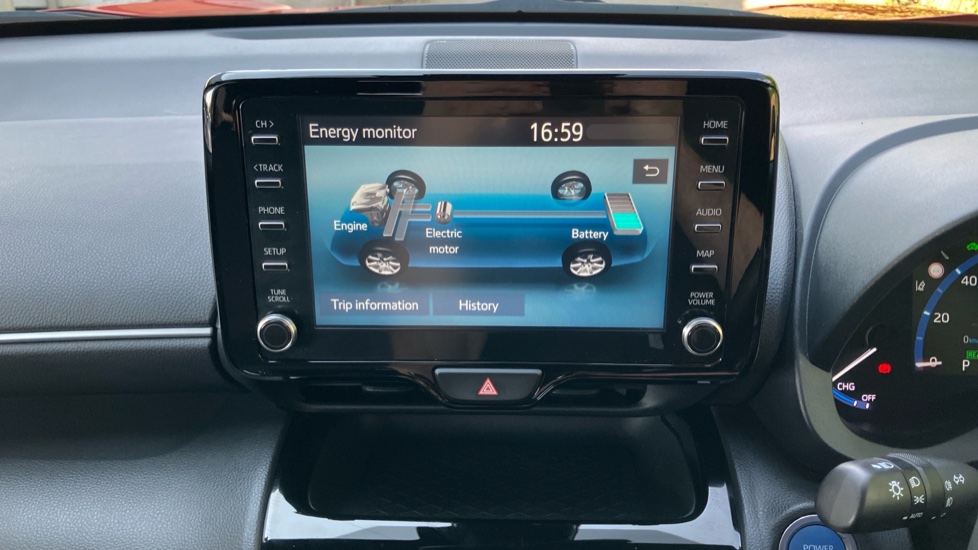 Toyota Yaris Cross 1.5 Hybrid Design 5dr CVT Hybrid Estate - Image 40