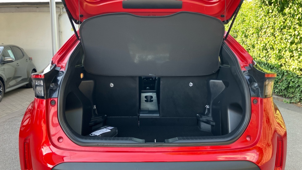 Toyota Yaris Cross 1.5 Hybrid Design 5dr CVT Hybrid Estate - Image 44