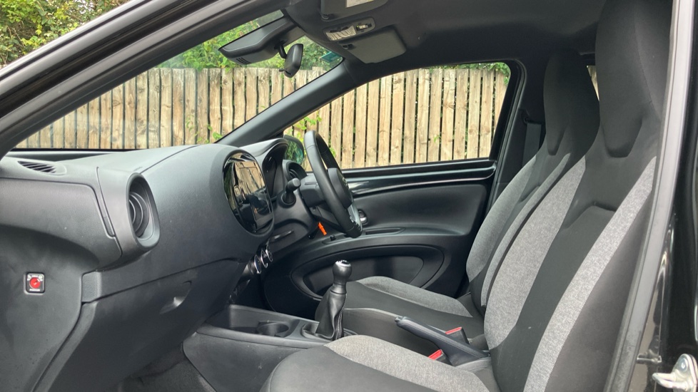Toyota Aygo X 1.0 VVT-i Pure 5dr Petrol Hatchback - Image 5