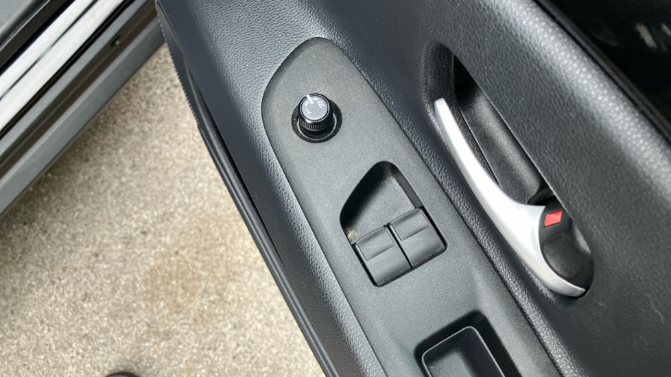Toyota Aygo X 1.0 VVT-i Pure 5dr Petrol Hatchback - Image 30