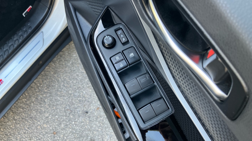 Toyota C-HR 2.0 Hybrid GR Sport 5dr CVT Hybrid Hatchback - Image 31
