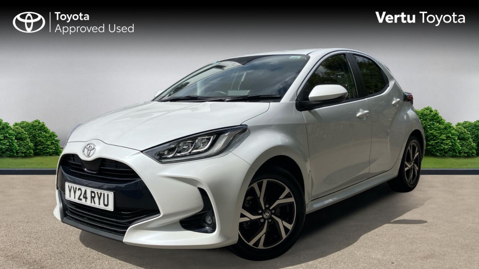 Toyota Yaris 1.5 Hybrid Design 5dr CVT Hybrid Hatchback - Image 3