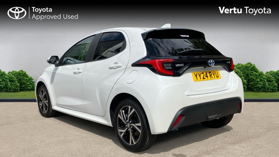 Toyota Yaris 1.5 Hybrid Design 5dr CVT Hybrid Hatchback - Image 4