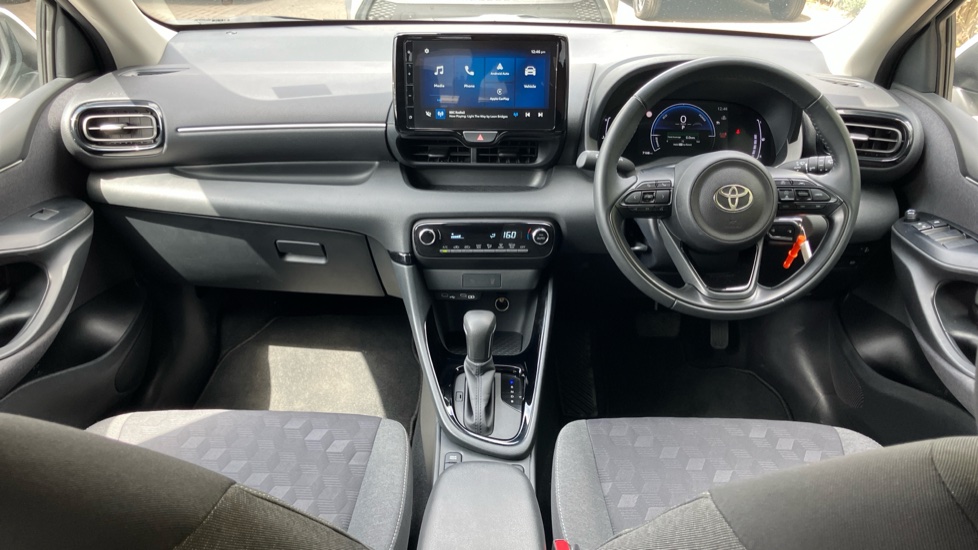 Toyota Yaris 1.5 Hybrid Design 5dr CVT Hybrid Hatchback - Image 6
