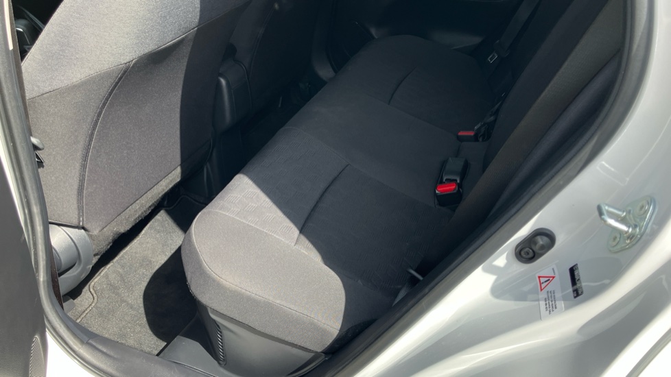Toyota Yaris 1.5 Hybrid Design 5dr CVT Hybrid Hatchback - Image 14