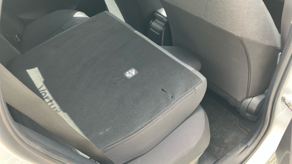 Toyota Yaris 1.5 Hybrid Design 5dr CVT Hybrid Hatchback - Image 18