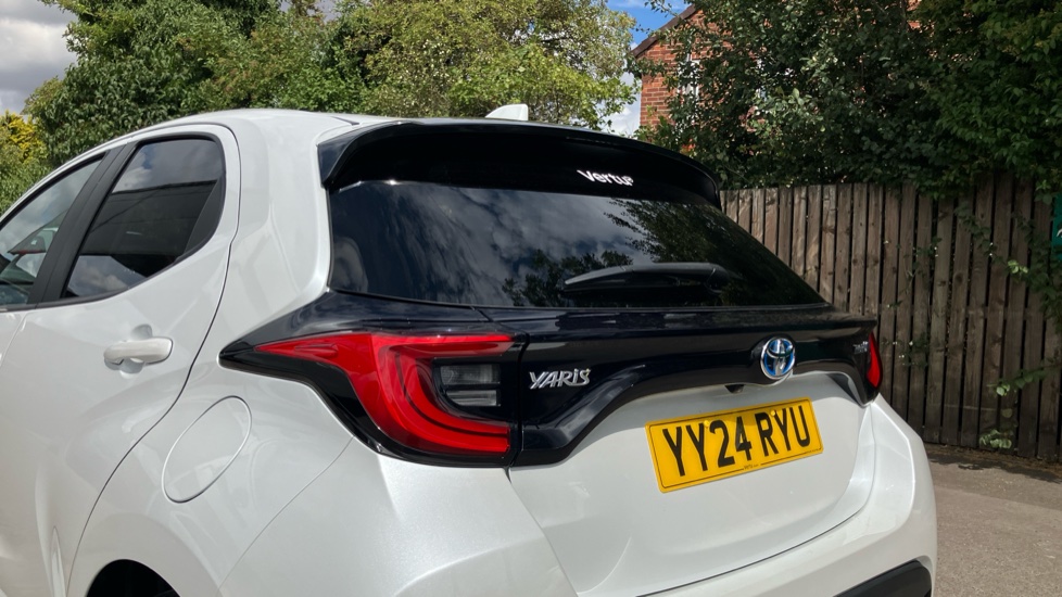 Toyota Yaris 1.5 Hybrid Design 5dr CVT Hybrid Hatchback - Image 21
