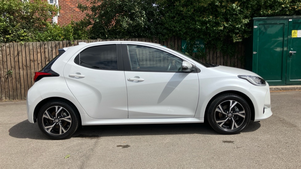 Toyota Yaris 1.5 Hybrid Design 5dr CVT Hybrid Hatchback - Image 23