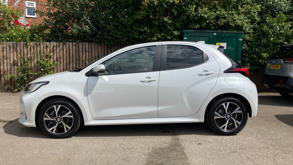 Toyota Yaris 1.5 Hybrid Design 5dr CVT Hybrid Hatchback - Image 24