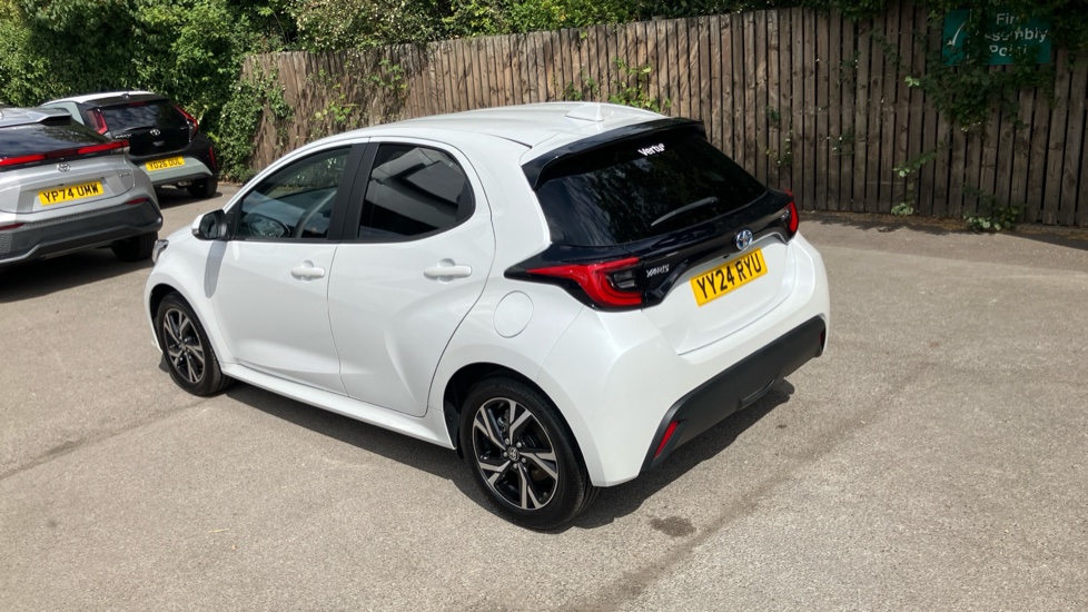 Toyota Yaris 1.5 Hybrid Design 5dr CVT Hybrid Hatchback - Image 31