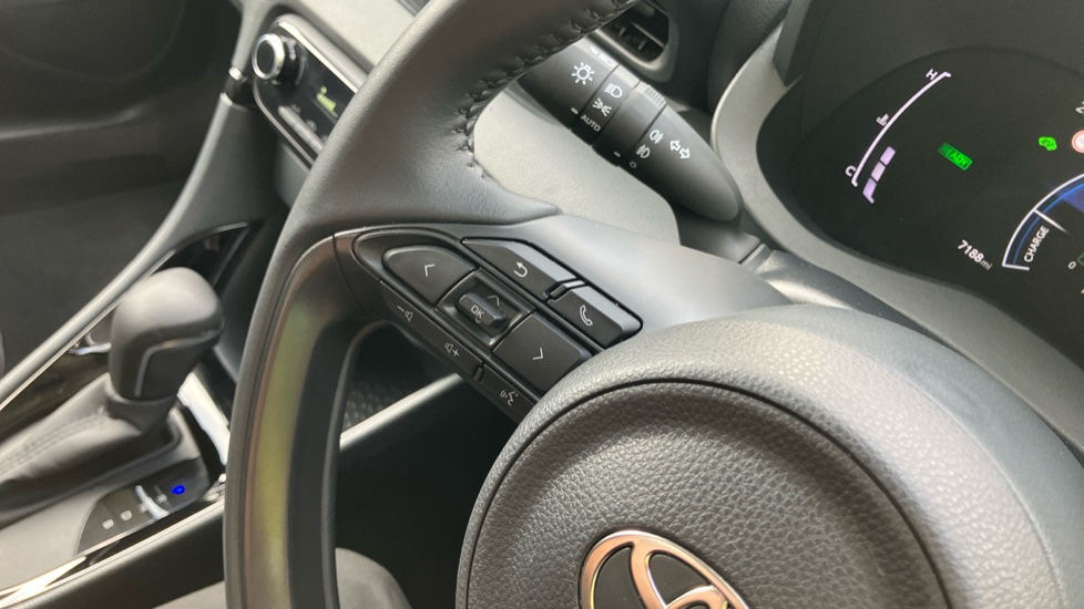 Toyota Yaris 1.5 Hybrid Design 5dr CVT Hybrid Hatchback - Image 32