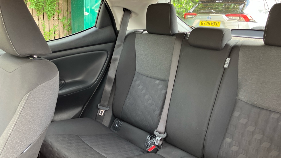 Toyota Yaris 1.5 Hybrid Design 5dr CVT Hybrid Hatchback - Image 35