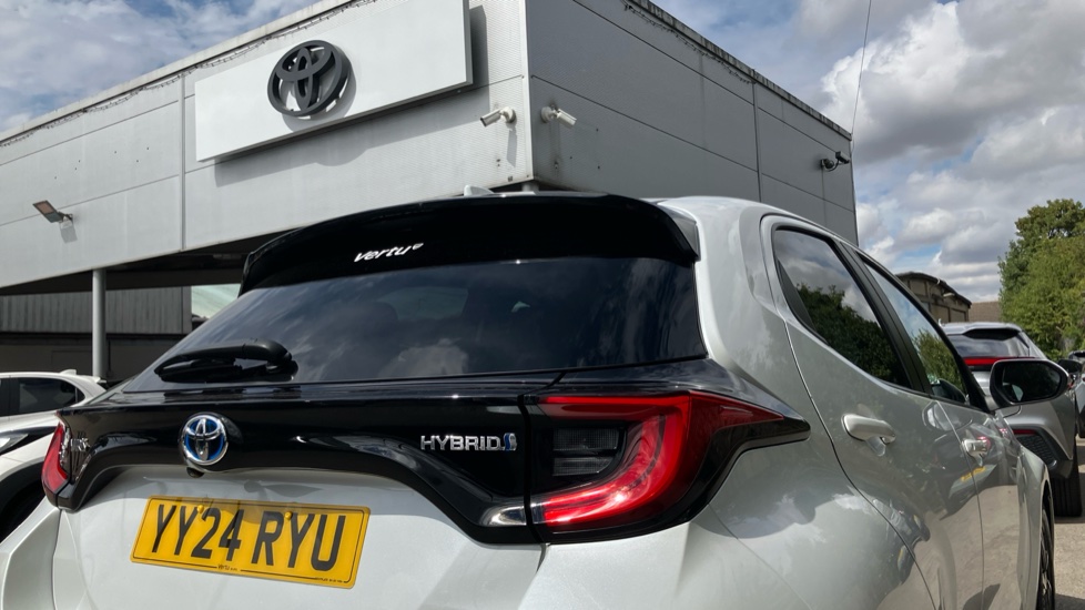 Toyota Yaris 1.5 Hybrid Design 5dr CVT Hybrid Hatchback - Image 36