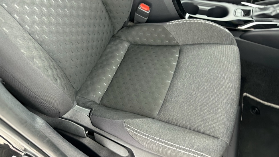 Toyota Corolla 1.8 Hybrid Icon 5dr CVT Hybrid Hatchback - Image 17