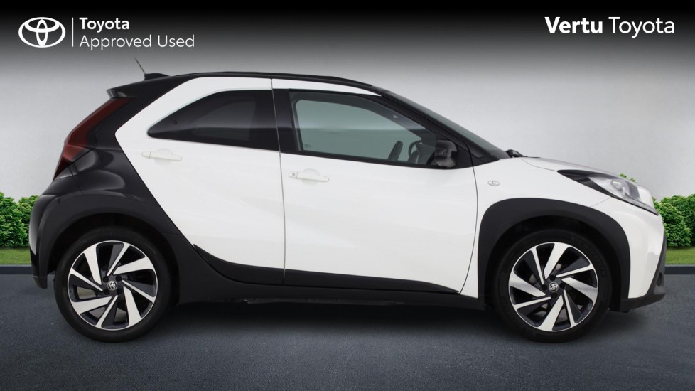 Toyota Aygo X 1.0 VVT-i Edge 5dr Petrol Hatchback - Image 23