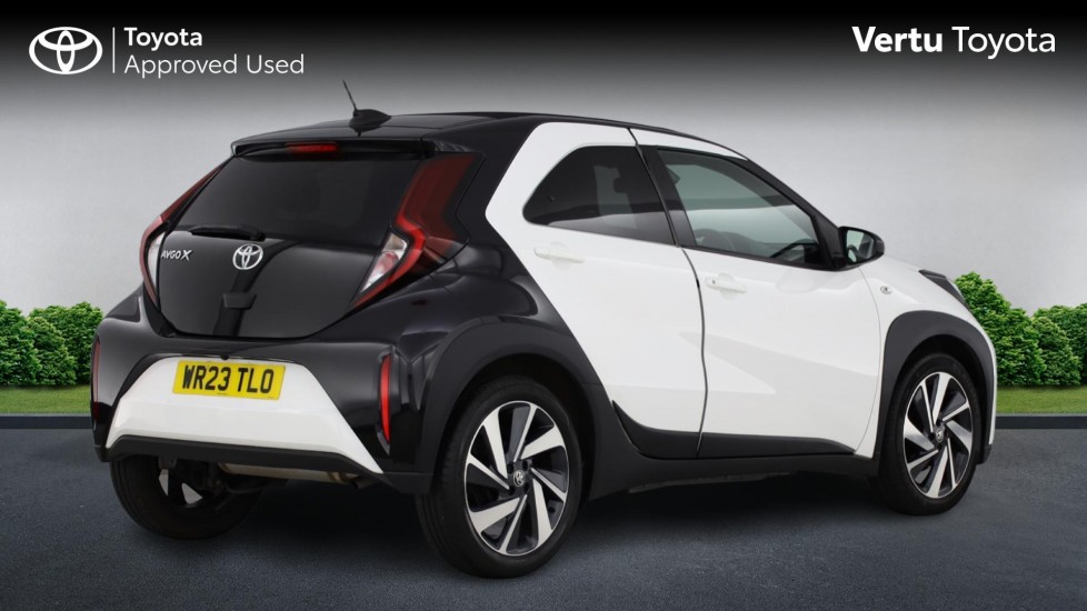 Toyota Aygo X 1.0 VVT-i Edge 5dr Petrol Hatchback - Image 2